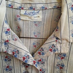Vintage Shirt Accent size 36 m. White with blue stripes and flowers.  Women's